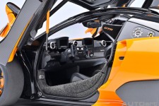 McLaren Senna GTR 2019 Orange - AutoArt Escala 1:18 (81956)