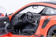 PORSCHE 911 (991.2) GT3 RS Weissach Package 2017 Lava Orange - AutoArt Scale 1:18 (78177)