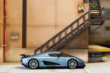 KOENIGSEGG Regera Light Blue Metallic - Tarmac Works Escala 1:64 (T64G-TL017-LB)
