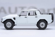LAMBORGHINI LM002 Pick-Up 1986 White - AutoArt Escala 1:18 (74549)