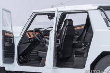LAMBORGHINI LM002 Pick-Up 1986 White - AutoArt Escala 1:18 (74549)