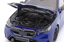 BMW M5 Limousine (G90) 2024 Blue Metallic - Minichamps Escala 1:18 (110023802)