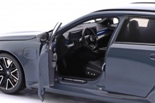 BMW M5 Touring (G99) 2024 Grey Metallic - Minichamps Escala 1:18 (110023901)