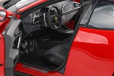 FERRARI Purosangue 2022 Rosso Corsa - Con Vitrina - BBR Escala 1:18 (HE180052ADIE-V)
