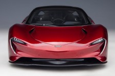 McLaren Speedtail 2020 Volcano Red - AutoArt Escala 1:18 (76087)