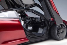 McLaren Speedtail 2020 Volcano Red - AutoArt Escala 1:18 (76087)