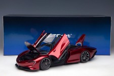 McLaren Speedtail 2020 Volcano Red - AutoArt Escala 1:18 (76087)