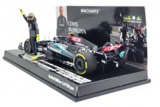 MERCEDES W15 Ultimo GP En Mercedes GP Abu Dhabi 2024 L. Hamilton - Minichamps Escala 1:43 (410242444)