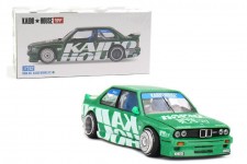 BMW M3 (E30) Kaido Works V2 1989 - Kaido House Escala 1:64 (KHMG242)