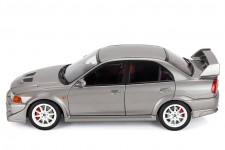 MITSUBISHI Lancer Evo VI GSR T.M.E. Tommy Makinen Edition 2000 - Motorhelix Escala 1:18 (M84304)