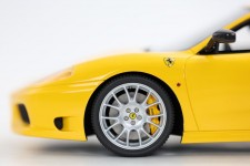 FERRARI 360 Challenge Stradale 2003 Giallo Modena - With Showcase - BBR Scale 1:18 (P18262B-V)