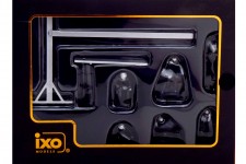 PIT STOP Set 6 Mecanicos + Equipamiento + Calcas - Ixo Models Escala 1:43 (FIG003SET) 