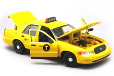 FORD Crown Victoria NYC Taxi 2011 - Greenlight Scale 1:43 (86164)