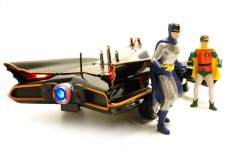 BATMOBILE Serie TV "Batman (1966)" Figuras de Batman y Robin - Iluminacion - Jada Escala 1:18 (98265) 