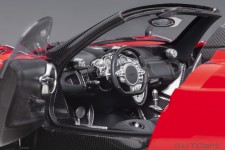 PAGANI Huayra Roadster 2017 - AutoArt Escala 1:18 (78287)