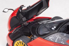 PAGANI Huayra Roadster 2017 - AutoArt Escala 1:18 (78287)