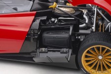 PAGANI Huayra Roadster 2017 - AutoArt Escala 1:18 (78287)