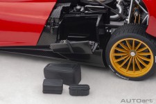 PAGANI Huayra Roadster 2017 - AutoArt Escala 1:18 (78287)