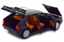 LANCIA Delta HF Integrale Evoluzione II Club HF 1992 Dark Blue - Kyosho Escala 1:18 (08343H)