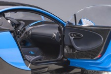 BUGATTI Chiron Sport 2019 Blue / Carbon - AutoArt Escala 1:18 (70997)