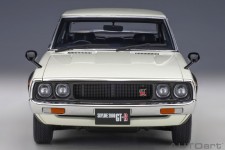 NISSAN Skyline 2000 GT-R (KPGC110) 1973 White - AutoArt Escala 1:18 (77472)