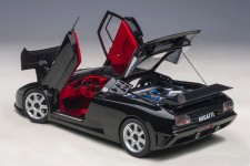 BUGATTI EB110 SS 1992 - AutoArt Scale 1:18 (70919)