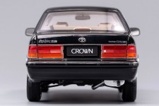 TOYOTA Crown 2012 Black LHD - KengFai Scale 1:18 (VAKF0271)