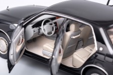 TOYOTA Crown 2012 Black LHD - KengFai Scale 1:18 (VAKF0271)