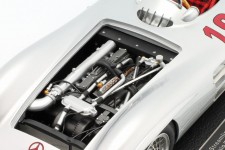 MERCEDES-Benz W196 GP France Campeon del Mundo 1954 J.M.Fangio - Incluye Vitrina - GP Replicas Escala 1:!8 (GP128A)