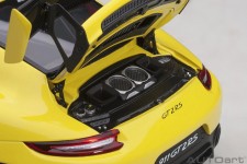 PORSCHE 911 (991 II) GT2 RS Weissach Package 2017 Yellow - AutoArt Scale 1:18 (78172)