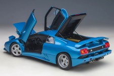 LAMBORGHINI Diablo SE30 1993 Blue Metallic - AutoArt Escala 1:18 (79156)