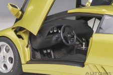 LAMBORGHINI Diablo SE30 1993 Yellow Metallic - AutoArt Scale 1:18 (79157)