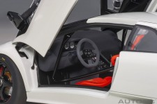 LAMBORGHINI Diablo SV R 1996 White - AutoArt Scale 1:18 (79149)