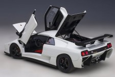 LAMBORGHINI Diablo SV R 1996 White - AutoArt Scale 1:18 (79149)